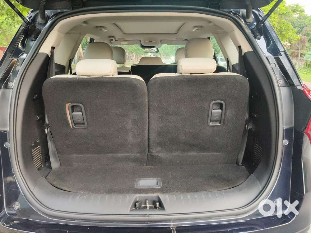 Mahindra Xuv700 2.2 Ax 7 Diesel At Luxury Pack Str Awd, 2022, Diesel