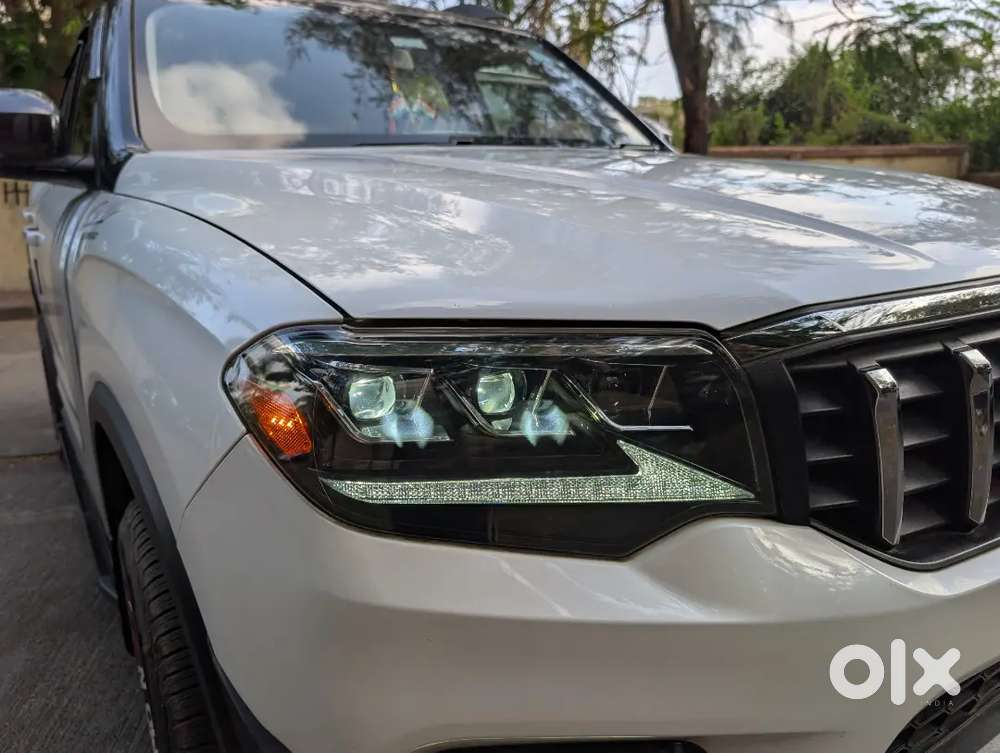 Brand New Tayre Michelin 
Lexus Headlight 
Og Roof Carier