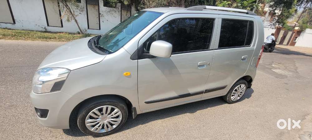 Maruti Suzuki Wagon R Vxi Amt1.2, 2017, Petrol