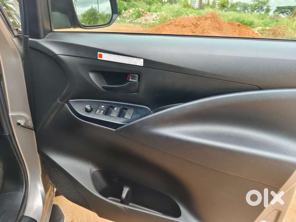 Toyota Innova Crysta 2.4 G Mt, 2023, Diesel