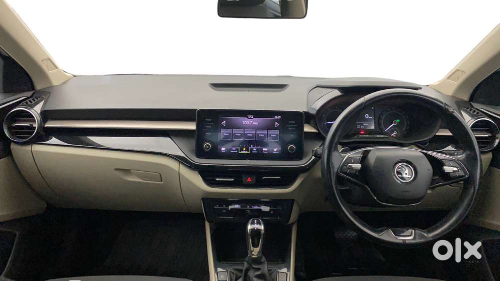 Skoda Slavia 1.0 Ambition Tsi At, 2022, Petrol