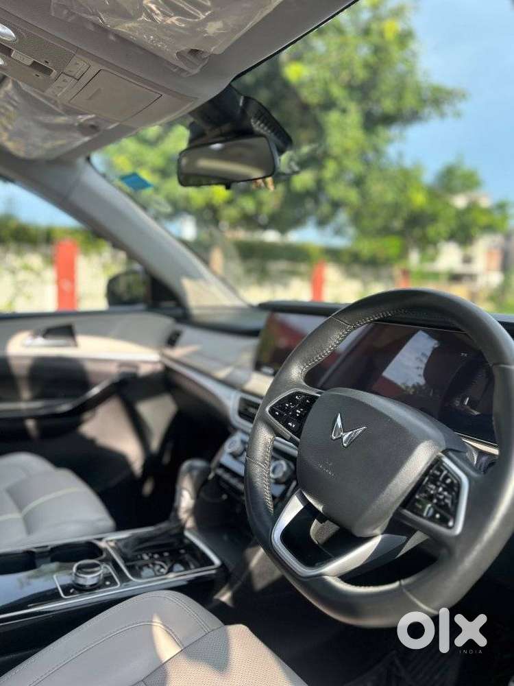 Mahindra Xuv700 2.0 Ax 7 Petrol At Luxury Pack Str, 2023, Petrol