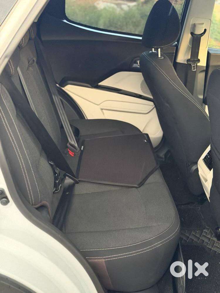 Mahindra Xuv 3xo Ax5l 1.2 Petrol At, 2025, Petrol