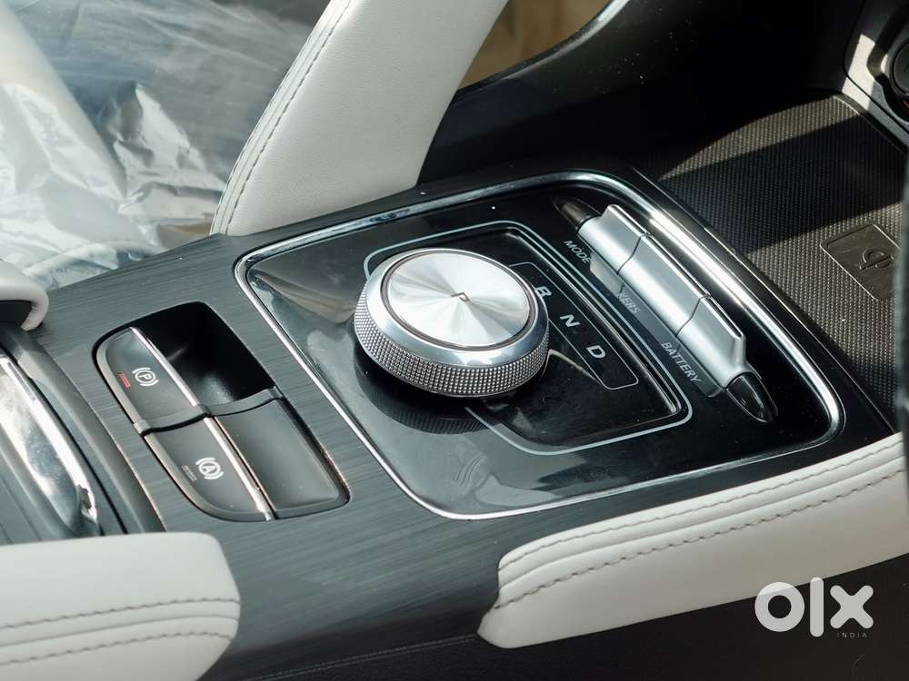 Mg Zs Ev Exclusive Iconic Ivory, 2023, Electric