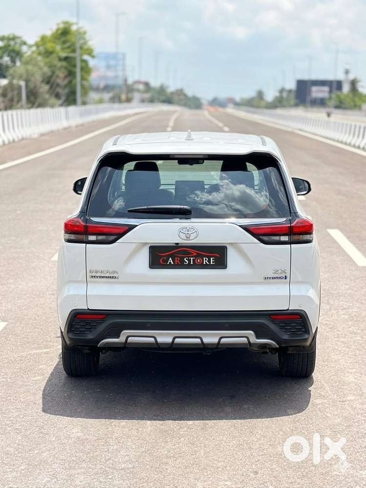 Toyota Innova Hycross 2.0 Zx Hybrid 7 Str, 2024, Petrol