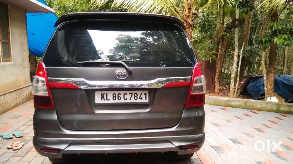 Toyota Innova 2011