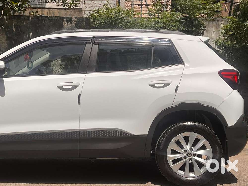Skoda Kylaq Signature At, 2025, Petrol