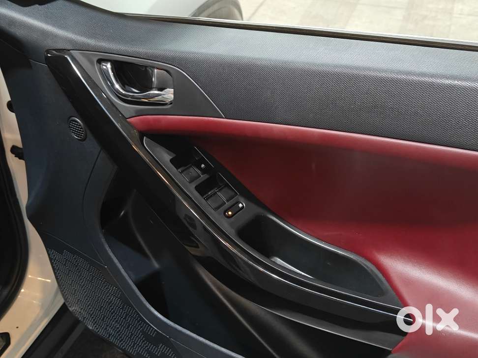 Tata Curvv, 2025, Petrol