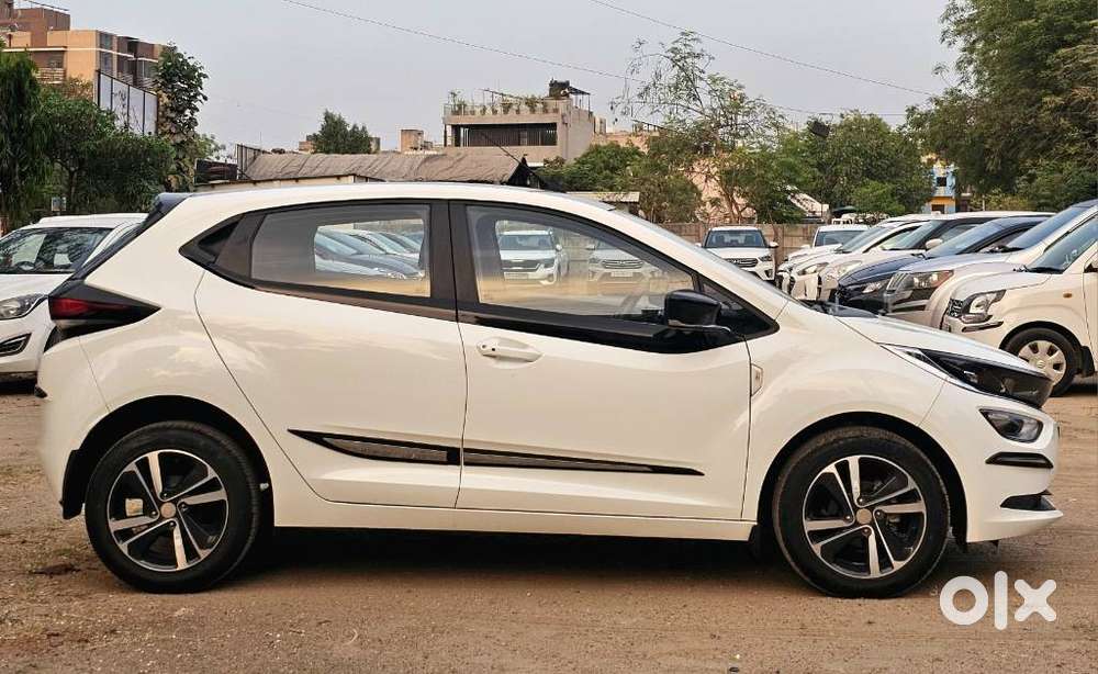 Tata Altroz Xz Plus (s), 2022, Petrol