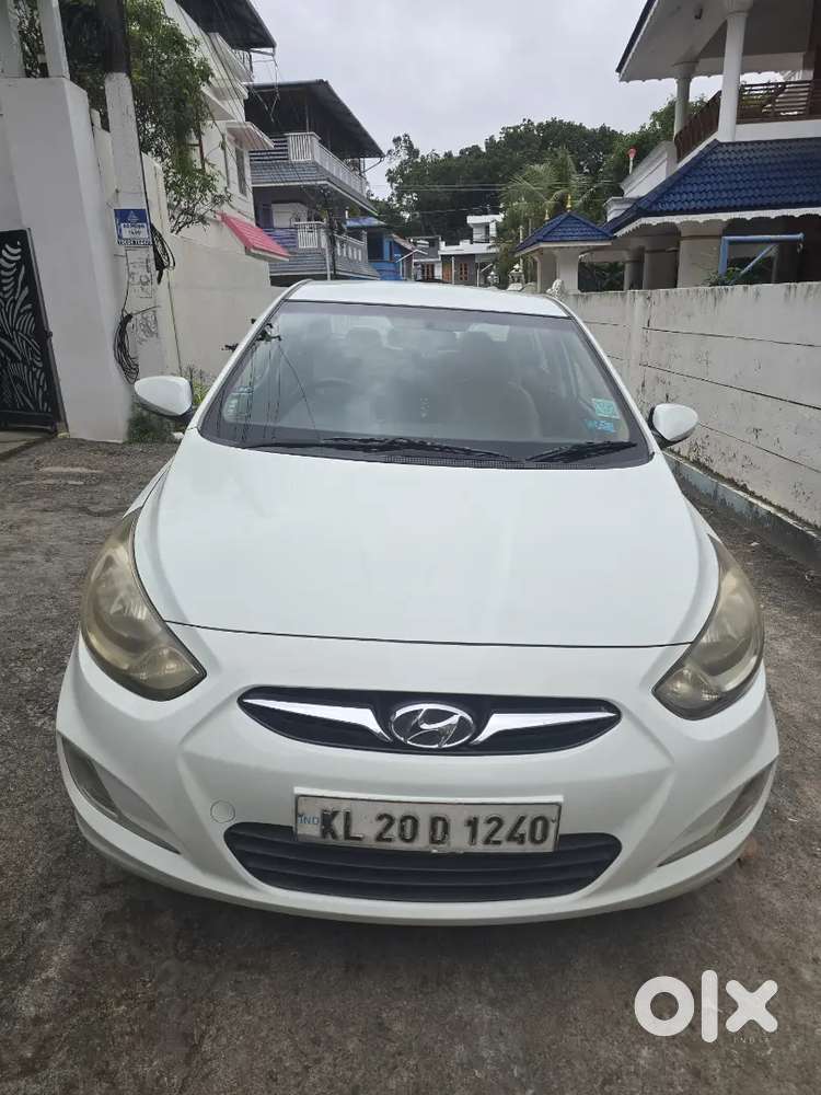 Hyundai Fluidic Verna Crdi 2012