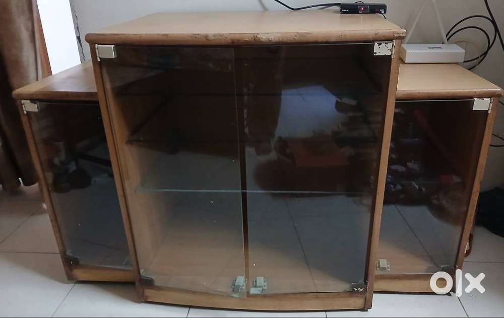 Showcase with glass doors
