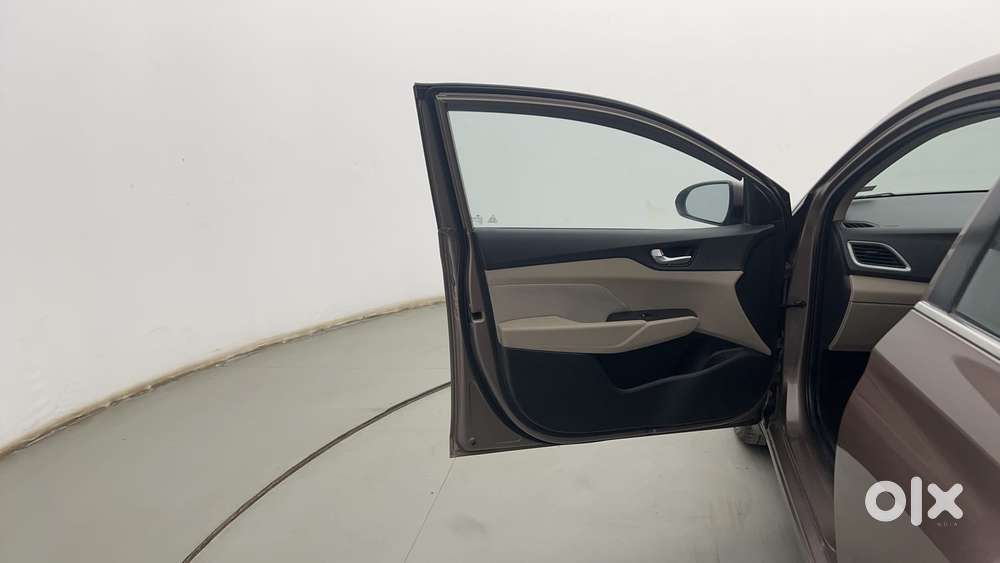 Hyundai Verna [ ] Fluidic 4s 1.6 Crdi Sx (o) At, 2018, Petrol