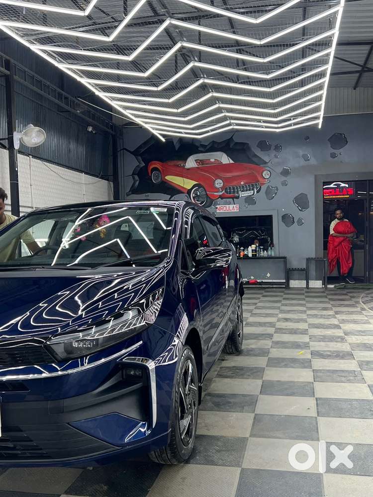 Tata Altoz Petrol 2025