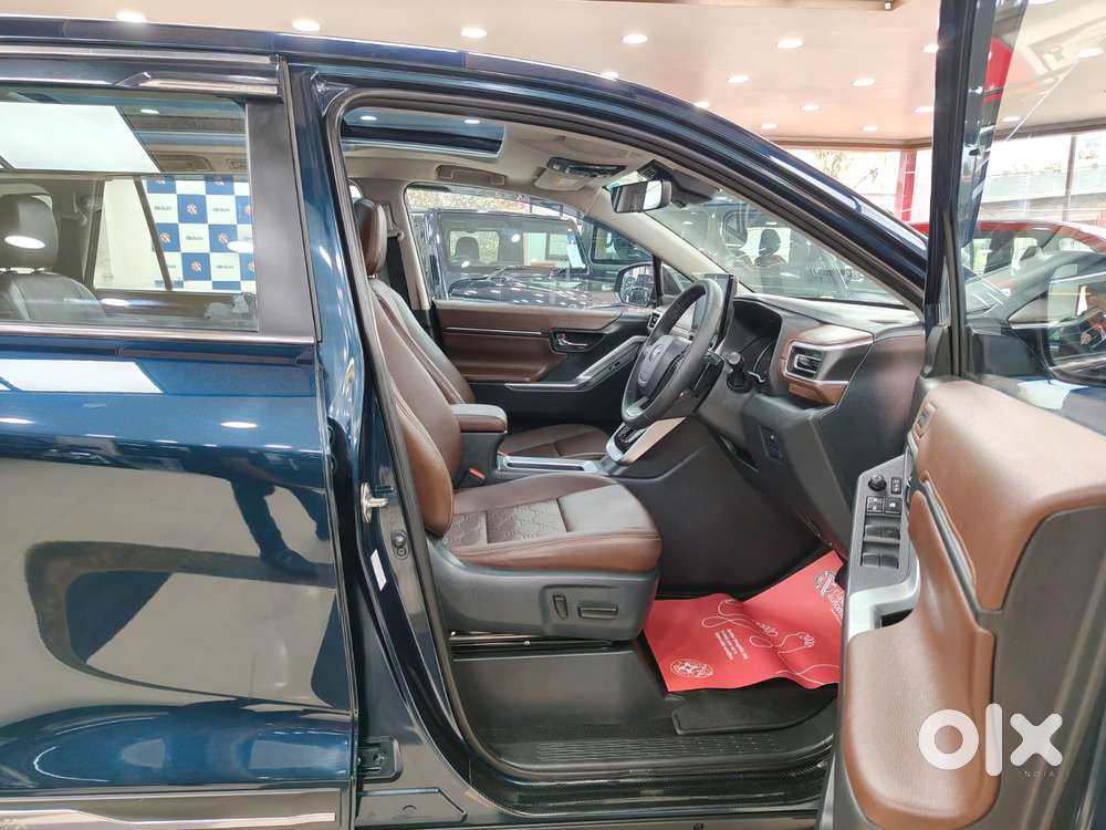 Toyota Innova Hycross 2.0 Zx Hybrid 7 Str, 2024, Petrol