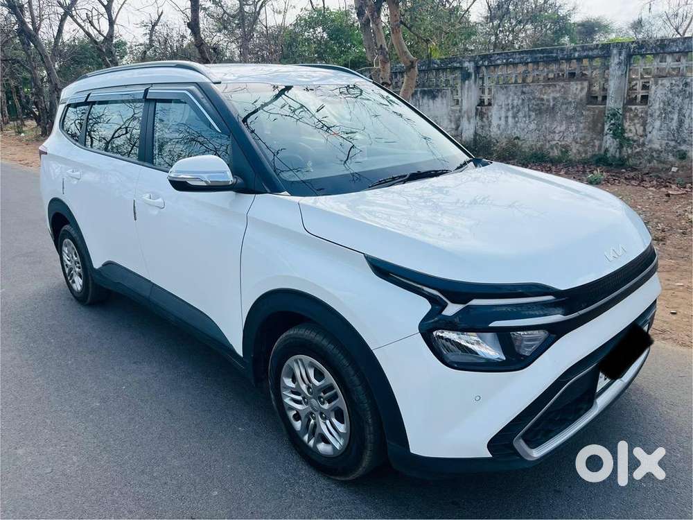 Kia Carens 2023 Petrol 17000 Km Driven