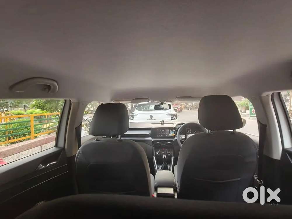 Škoda Kylaq Signature 1.0 Tsi Mt  March 2025  Single Owner  Candy W