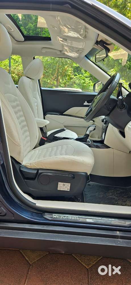 Mahindra Xuv 3xo Ax5 Pm At, 2024, Petrol