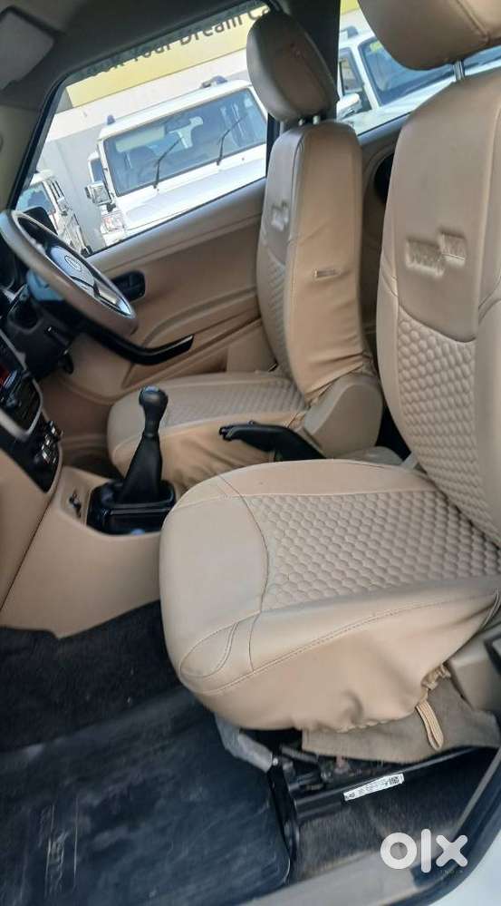Mahindra Bolero Neo N8, 2021