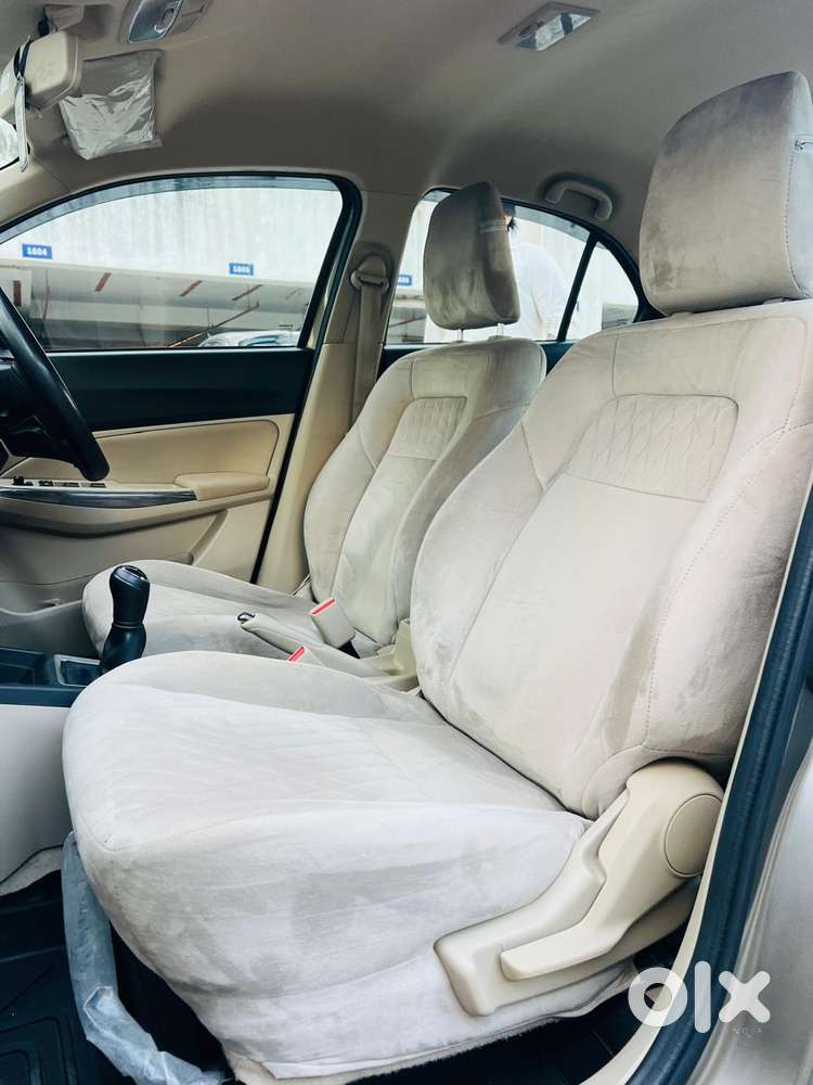 Maruti Suzuki Dzire 1.2 Zxi, 2023, Petrol