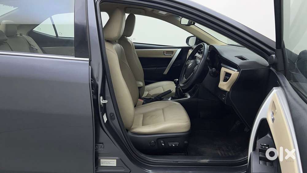 Toyota Corolla Altis 1.8 Gl, 2015, Petrol