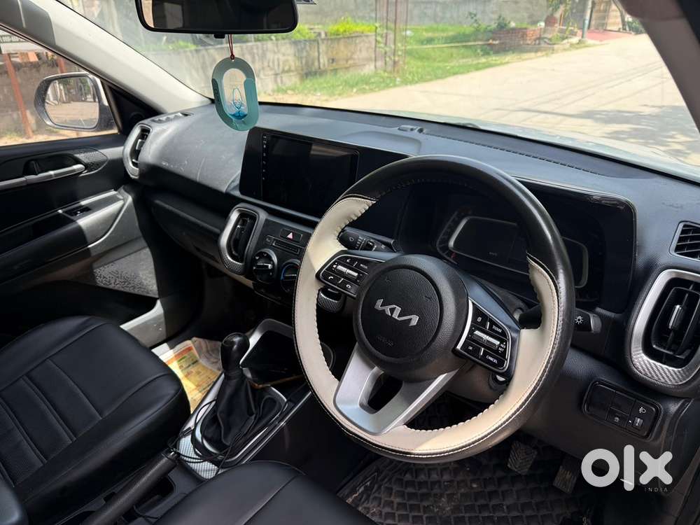 Kia Sonet Petrol 2023