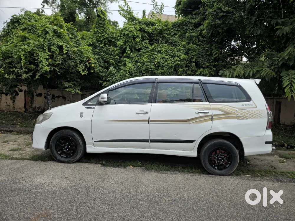 Toyota Innova 2.5 2015