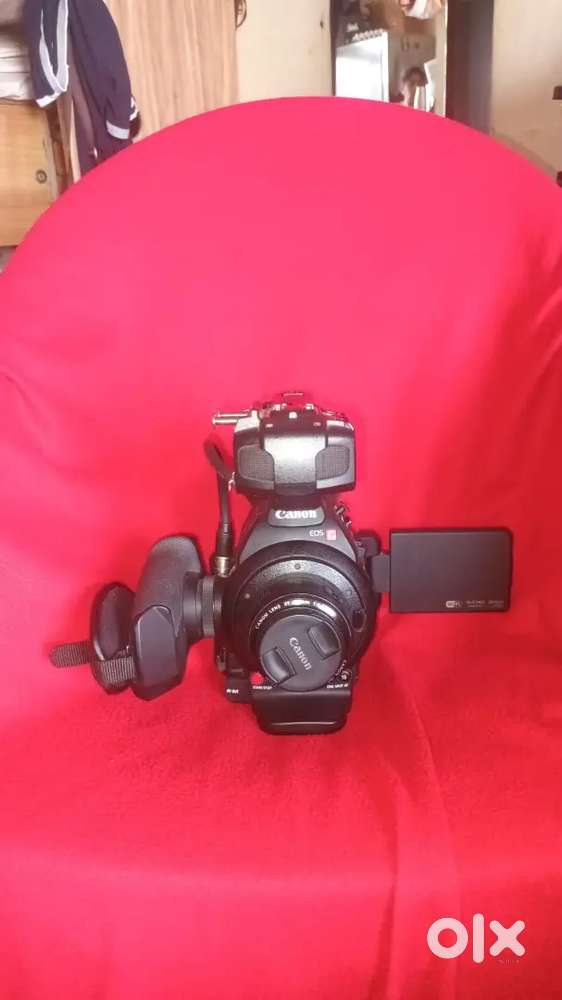 Canon EOS C100 Mark II  Camera Made in Japan with Full Accessories