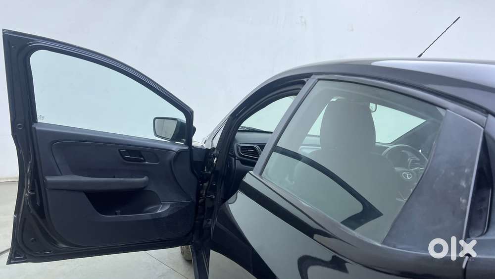 Tata Altroz 1.2 Xz Plus Dark Edition, 2022, Petrol