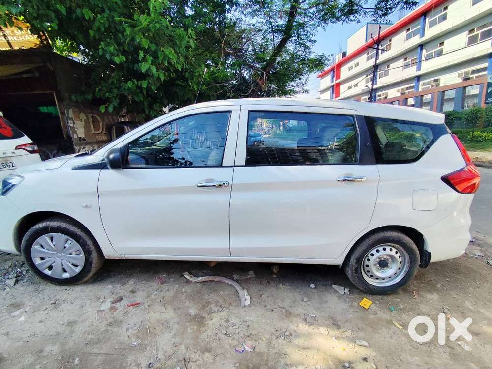 Ertiga Smart Hybrid Petrol Car