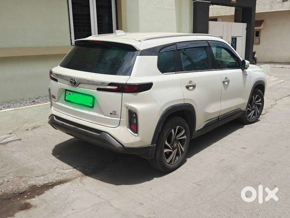 Toyota Huryder Strong Hybrid 2025