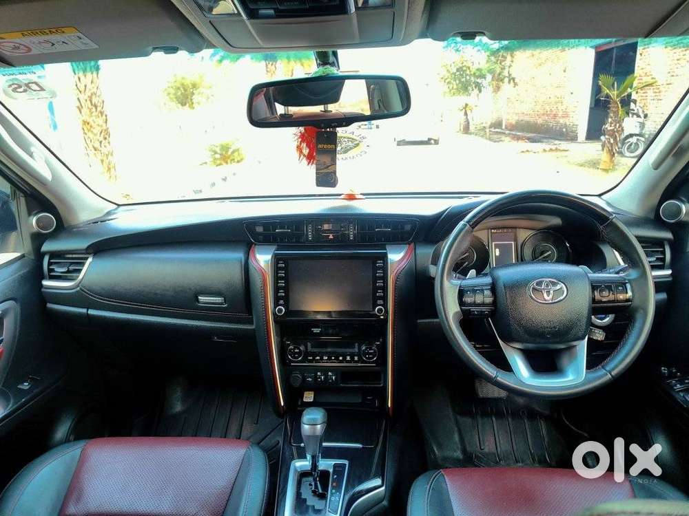 Toyota Fortuner Legender 4x2 At 2.8, 2024