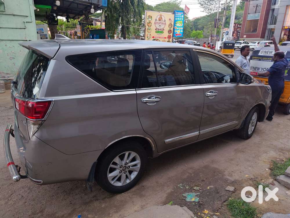Toyota Innova Crysta [2020-ongoing] 2.4 Vx 8 Str, 2017, Diesel