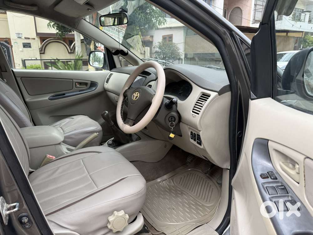 Toyota Innova 2.5 G4 Diesel 8-seater, 2010, Diesel