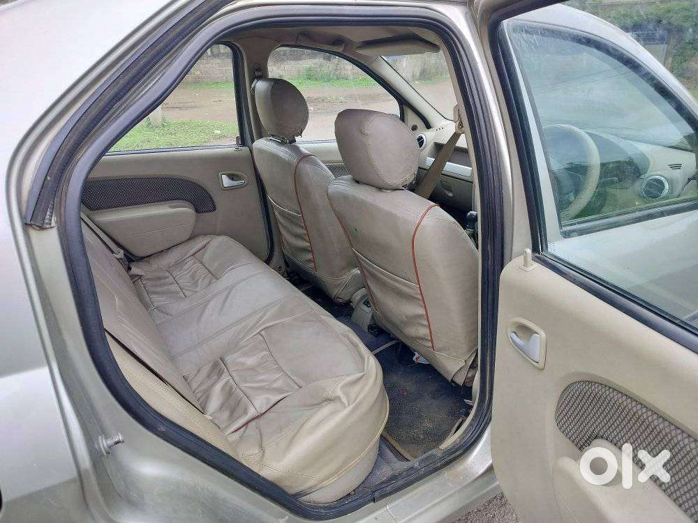 Mahindra Renault Logan Edge 1.4 Glx, 2009, Petrol