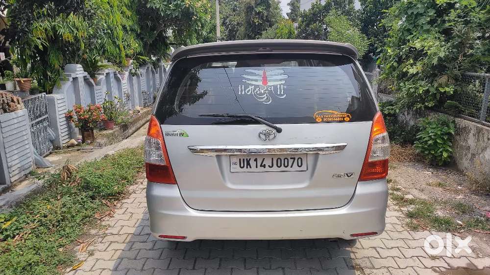Toyota Innova 2012