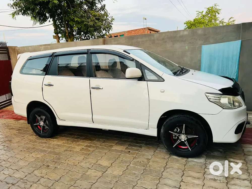 Toyota Innova 2014 Diesel 155000 Km Driven