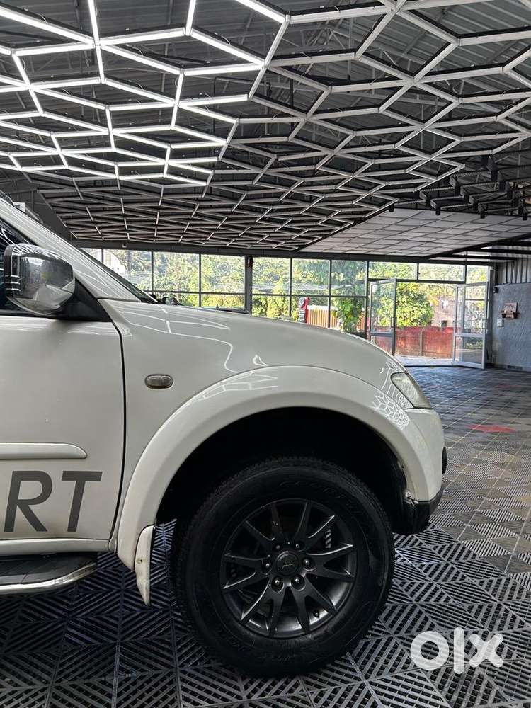 Mitsubishi Pajero Sport 2013 Diesel Well Maintained