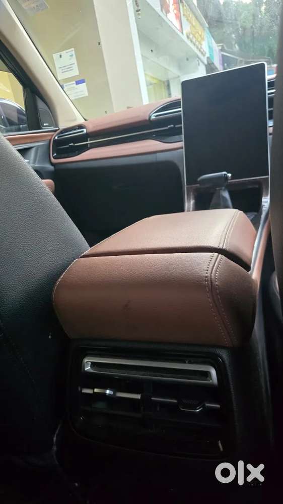 Mg Hector Plus Savvy Pro 1.5 Turbo Petrol Cvt 7 Str, 2023, Petrol