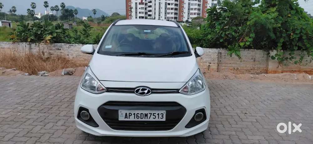 Hyundai Grand I10 2016 Diesel 80000 Km Driven