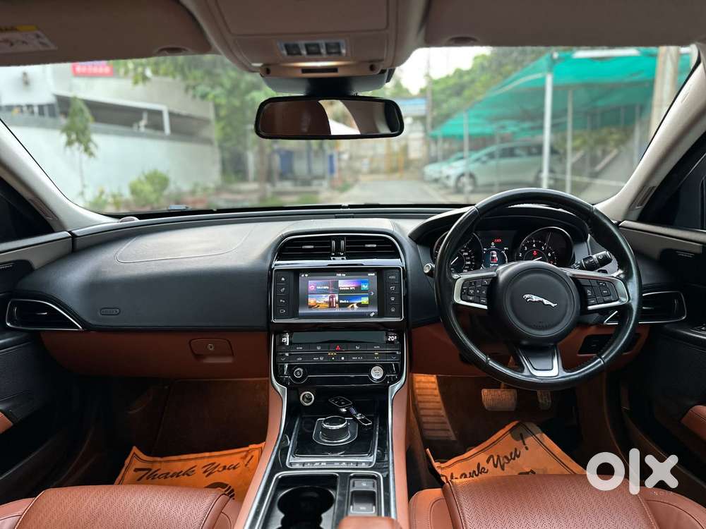 Jaguar Xe Portfolio, 2018, Petrol