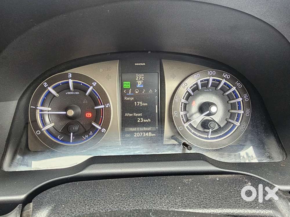 Toyota Innova Crysta 2.8z Automatic, 2016, Diesel