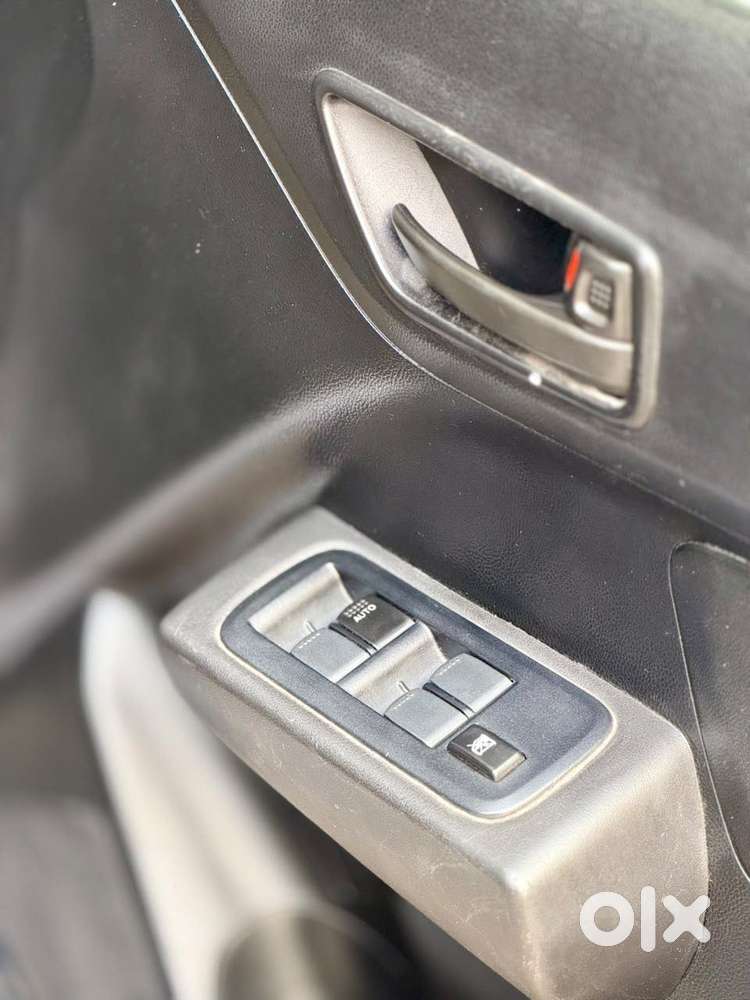 Maruti Suzuki Swift 1.2 Lxi (o), 2020, Petrol