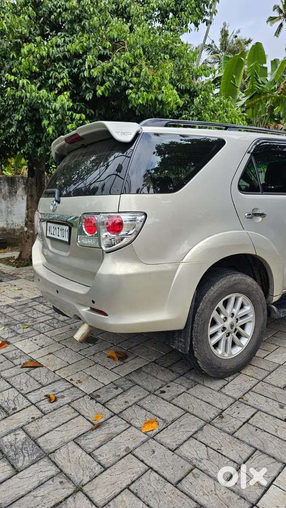 Less Km Well Maintained 4x4 2012 Diesel