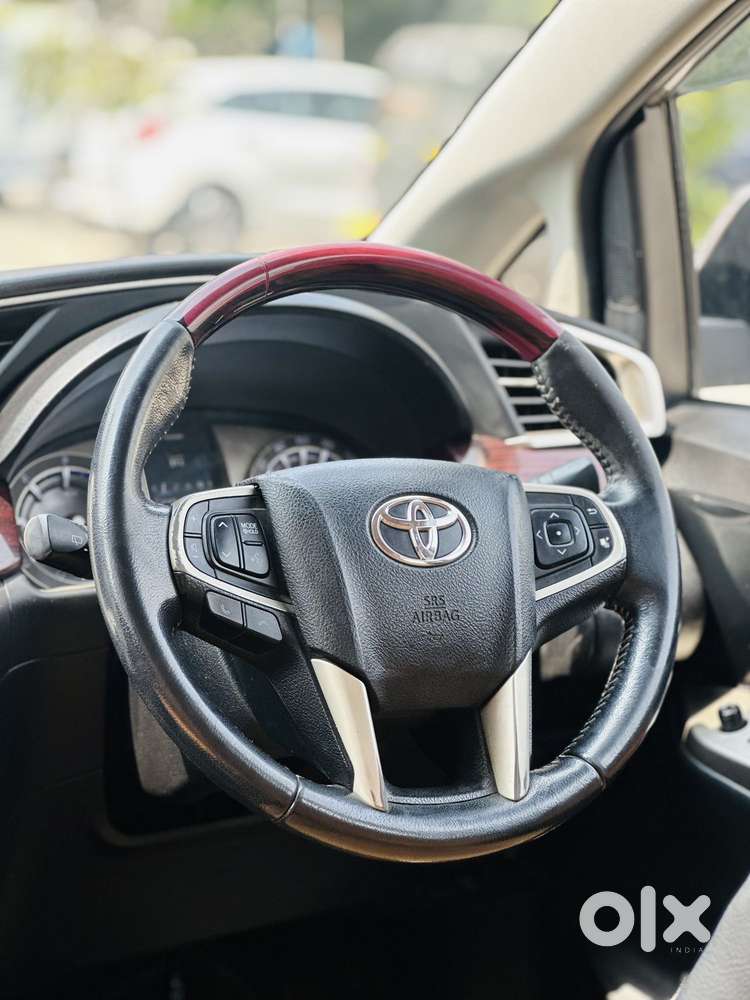 Toyota Innova Crysta 2.4 V 8 Str, 2016, Diesel