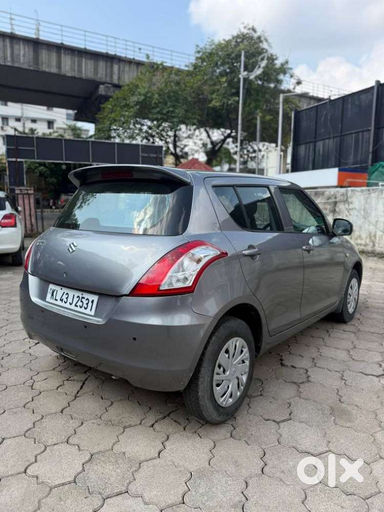 Maruti Suzuki Swift 1.2 Lxi (o), 2016, Petrol