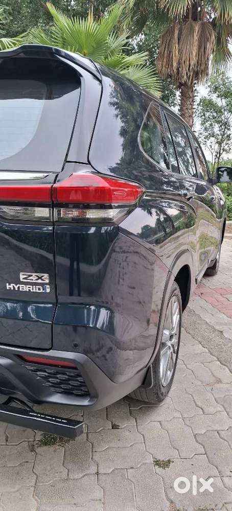 Toyota Innova Hycross 2.0 Zx Hybrid 7 Str, 2024, Petrol