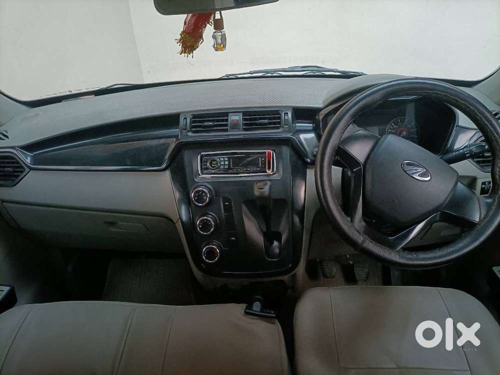Mahindra Kuv 100 2017