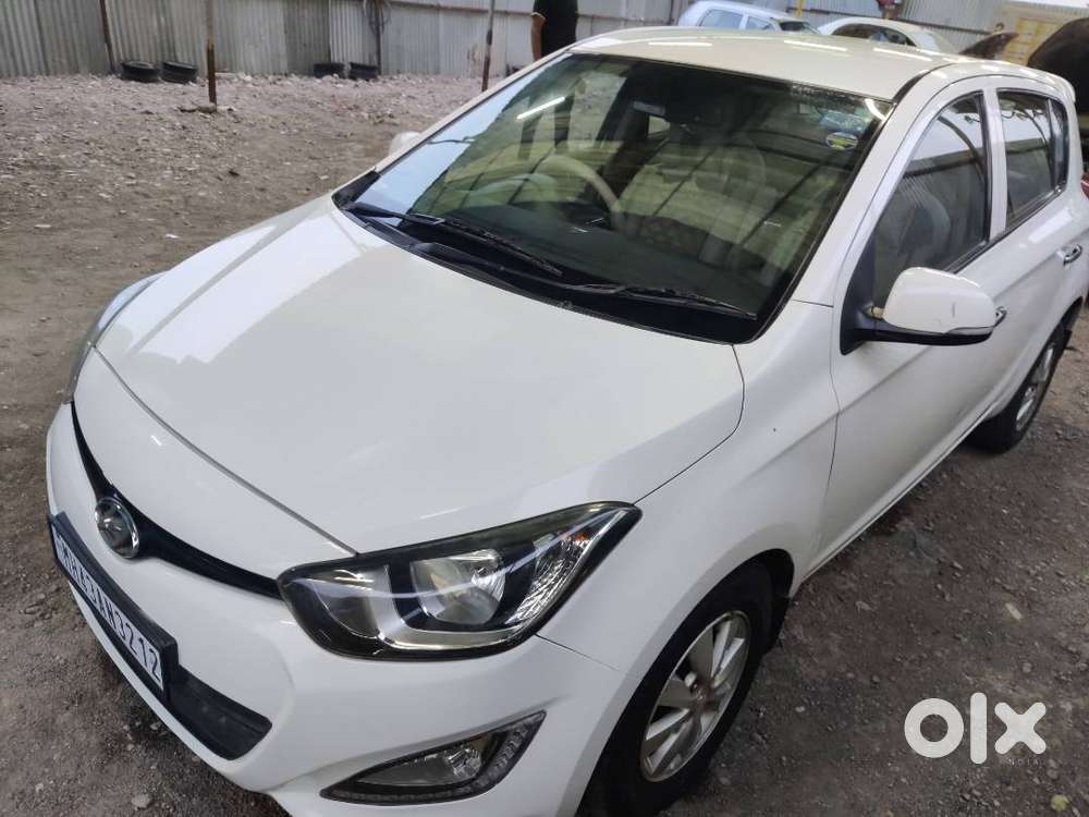 Car Is Excellent Looking, Excellent  Feature.excellent Functioning
