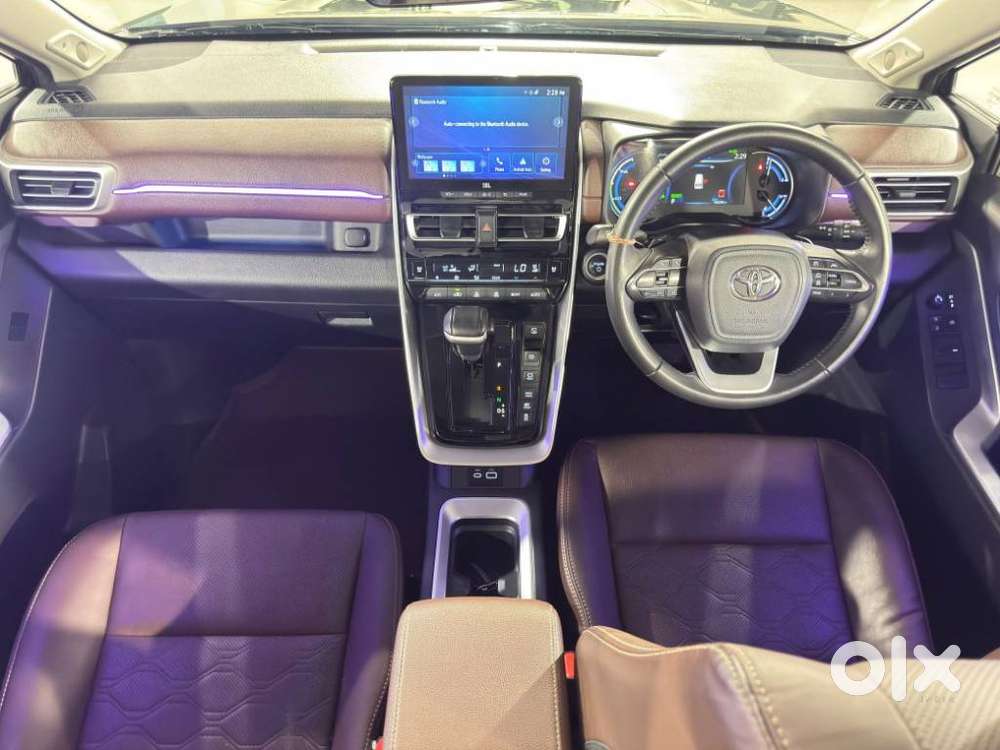 Toyota Innova Hycross 2.0 Zx (o) Hybrid 7 Str, 2024, Petrol