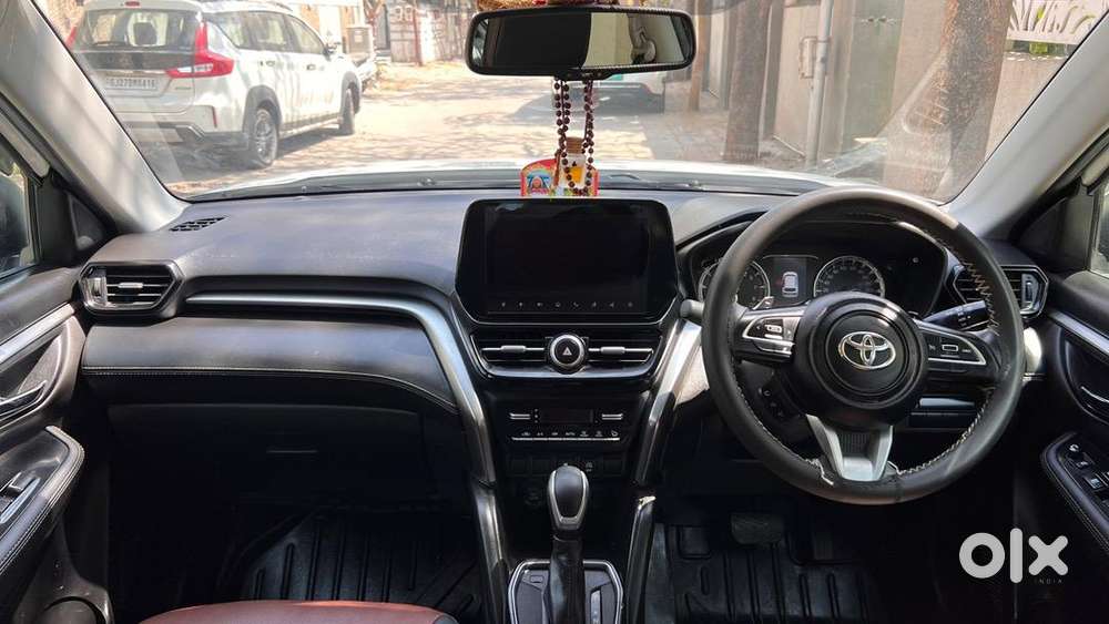 Toyota Urban Cruiser Hyryder (1.5 Neo-drive G At)